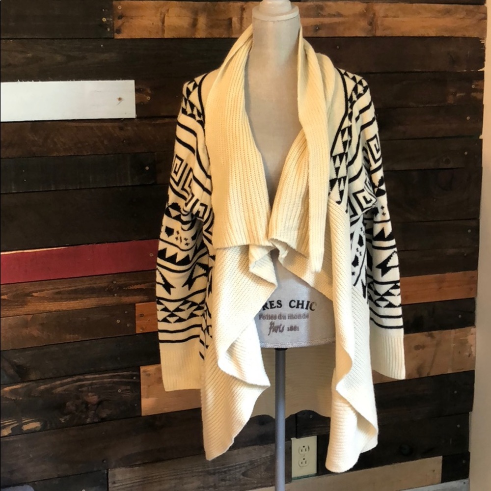 Cardigan comfy and oversized